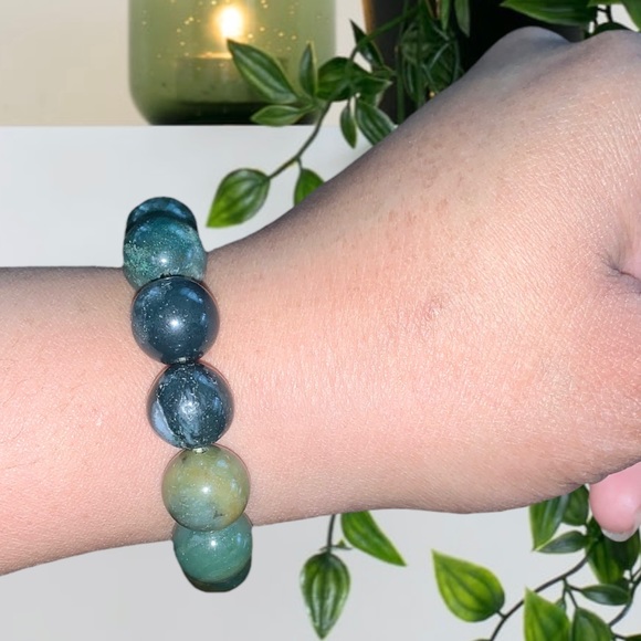 Stretch Beaded Bracelet - Picture 3 of 3